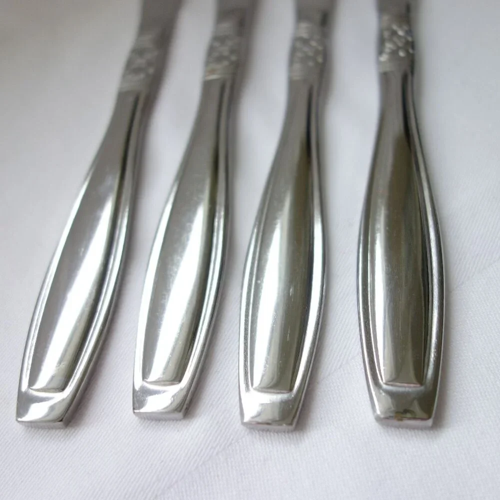 Oneida Vista Stainless 18/0 Flatware‎ 4 Dinner Knives